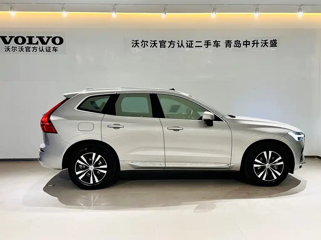 Volvo XC60 2022 — фото 7
