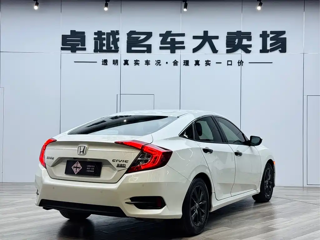 Honda Civic 2019 — фото 7