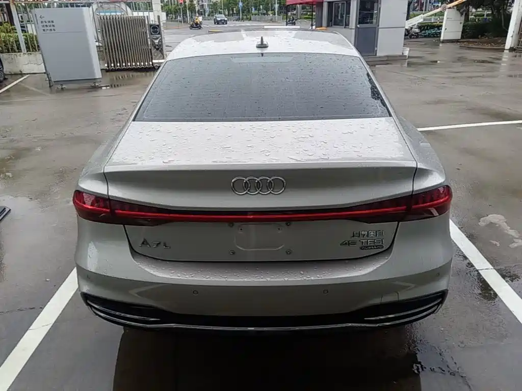 Audi A7L 2023