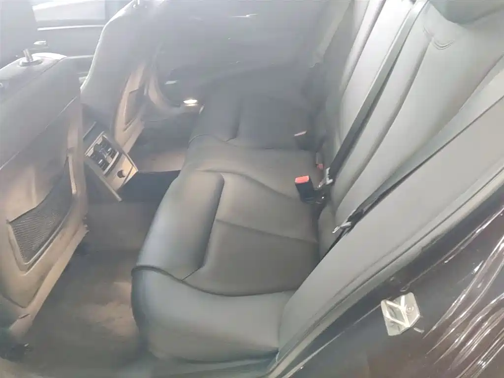 BMW 3 Series 2017 — фото 17