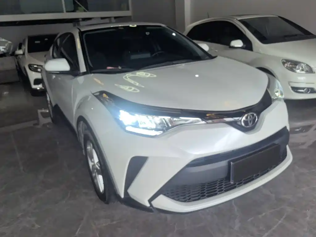 Toyota C-HR 2023 — фото 4