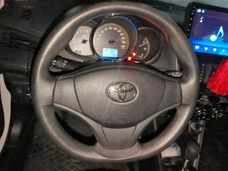 Toyota Yaris L 2020 — фото 15