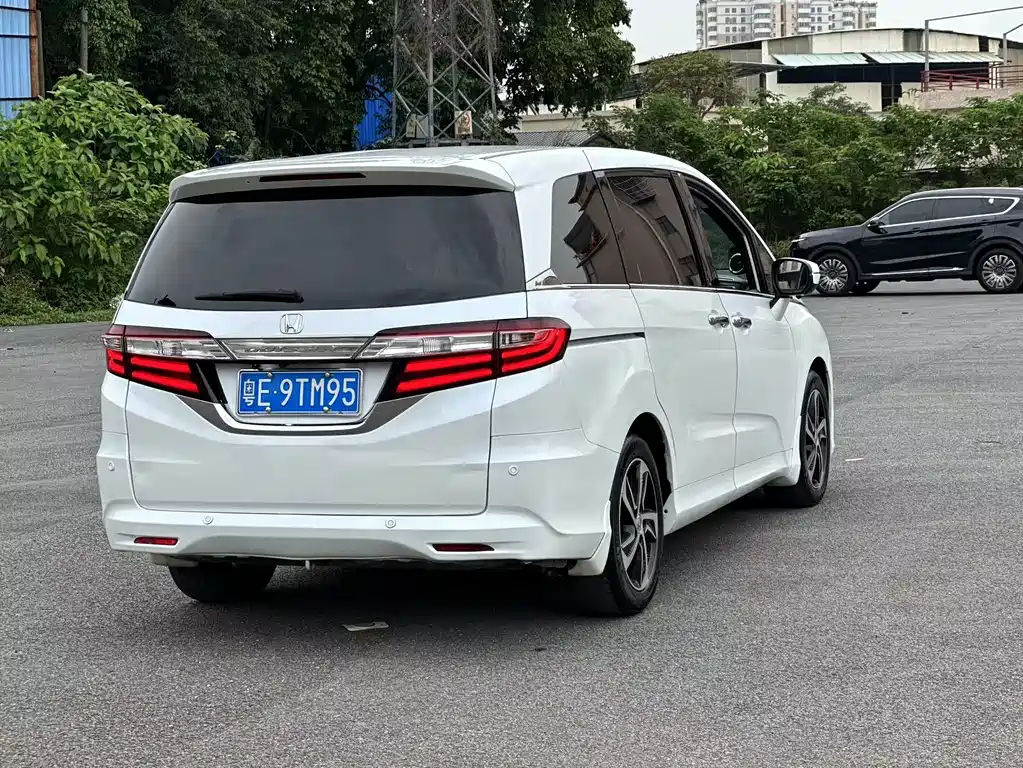 Honda Odyssey 2018 — фото 13