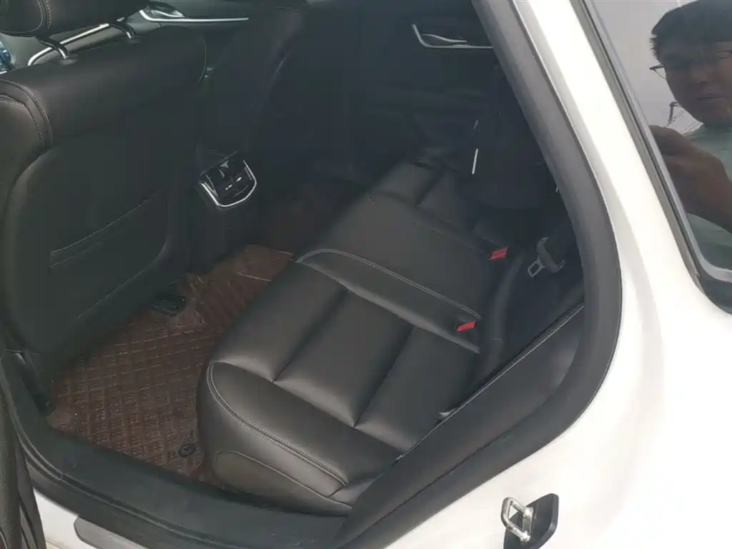 Cadillac XTS 2018 — фото 17
