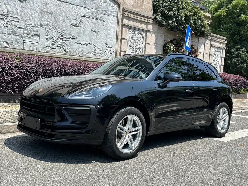 Porsche Macan 2022 — фото 1
