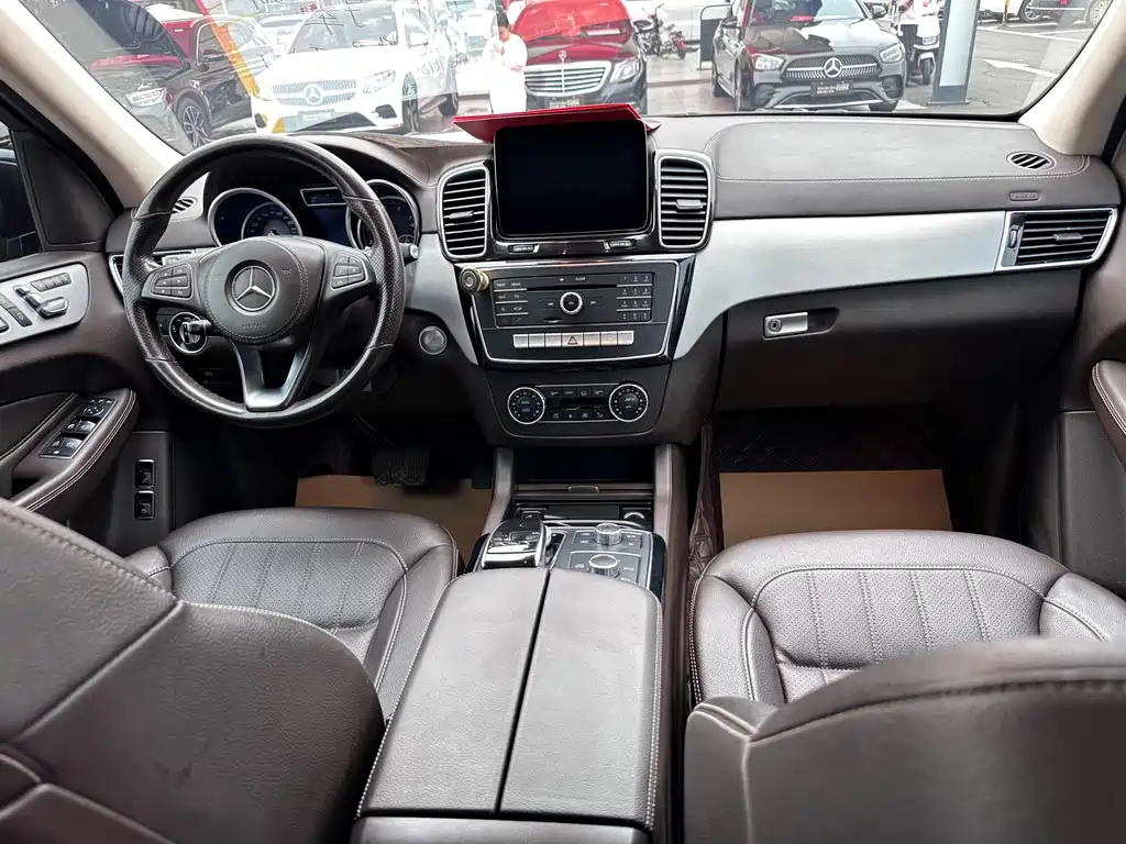 Mercedes-Benz GLS 2016 — фото 11