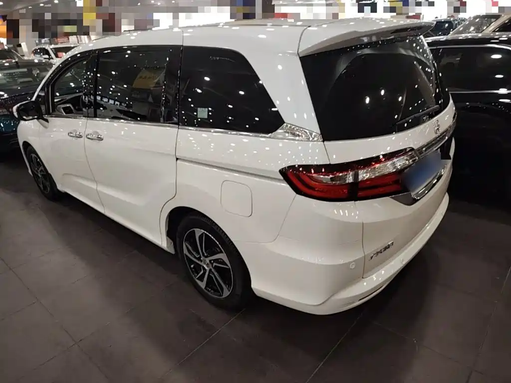 Honda Odyssey 2017 — фото 5