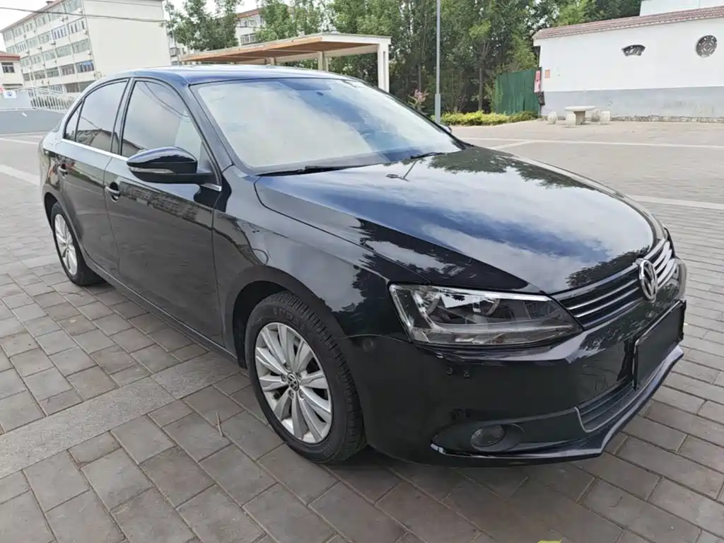 Volkswagen Sagitar 2014