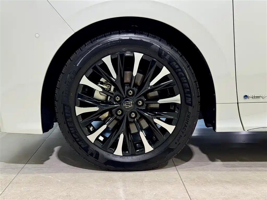 Toyota Vellfire 2024 — фото 10