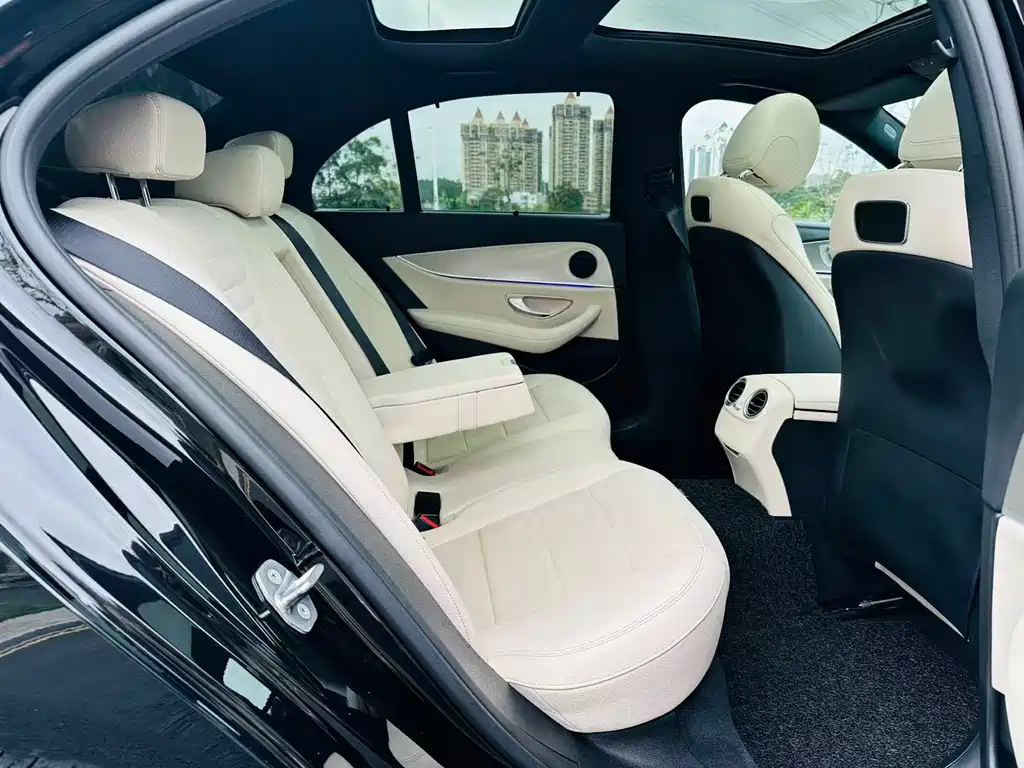 Mercedes-Benz E-Class 2018 — фото 9