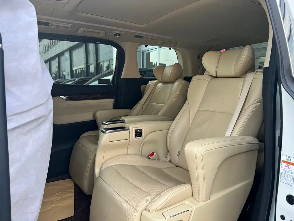 Toyota Alphard 2019 — фото 12