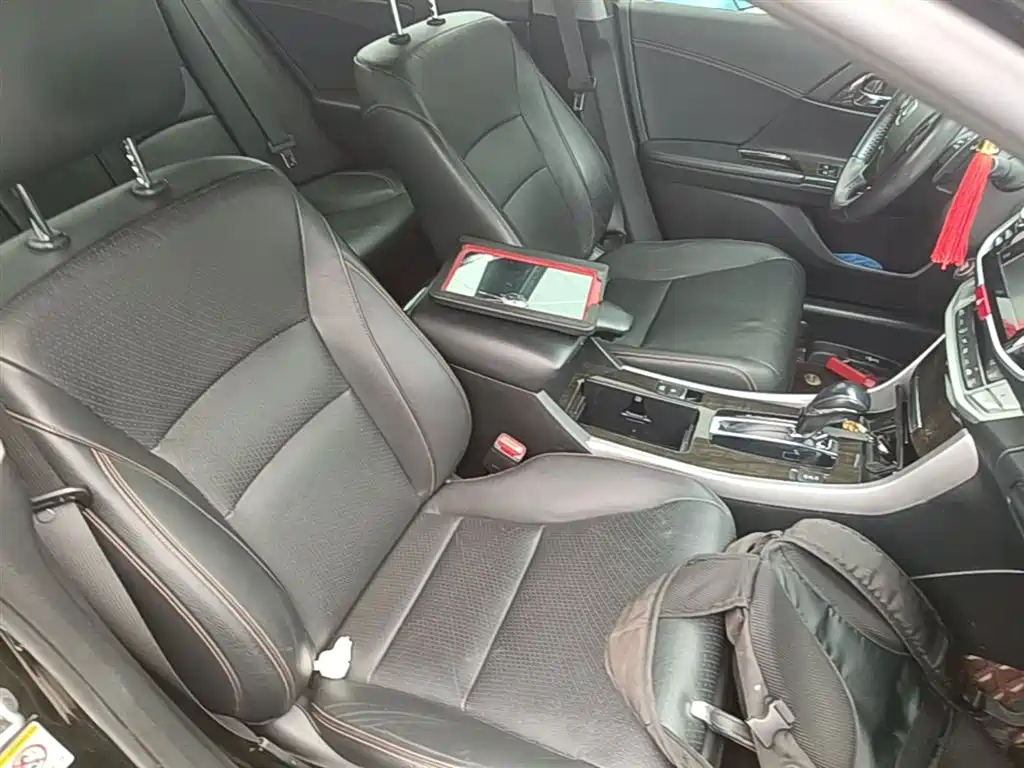 Honda Accord 2016 — фото 25