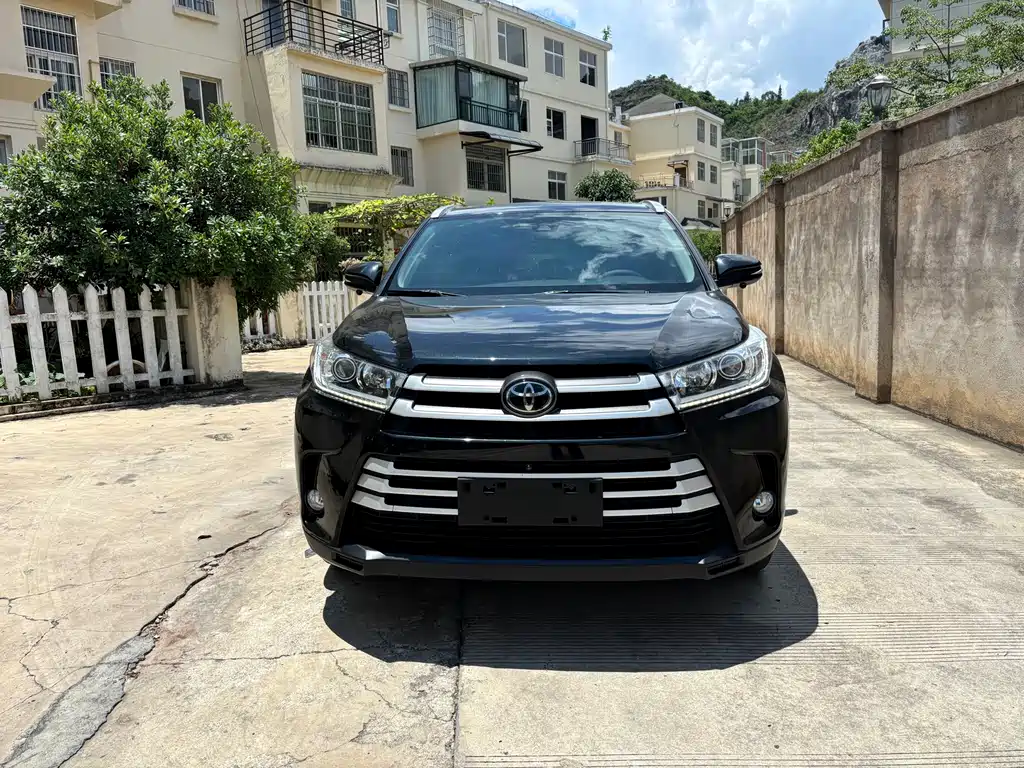 Toyota Highlander 2021 — фото 2