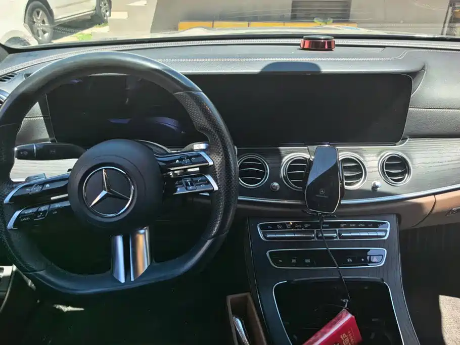 Mercedes-Benz E-Class 2021 — фото 13
