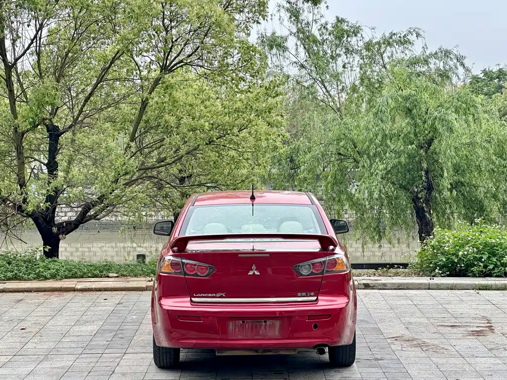 Mitsubishi Lancer EX 2011