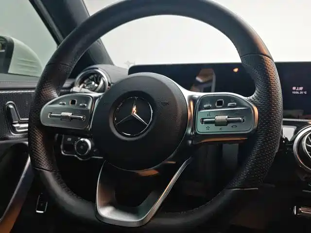 Mercedes-Benz A-Class 2020 — фото 12
