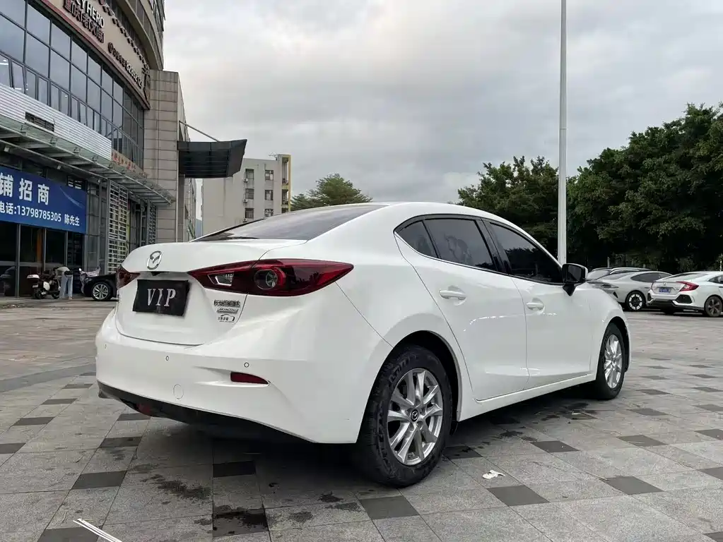 Mazda 3 Axela 2019 — фото 11