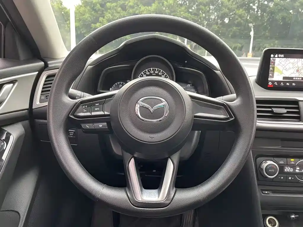 Mazda 3 Axela 2019 — фото 18
