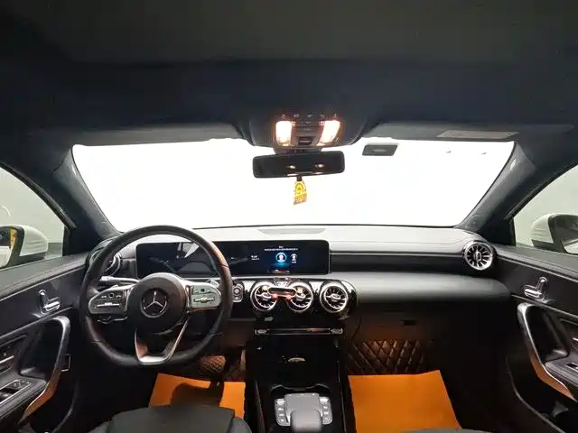 Mercedes-Benz A-Class 2020 — фото 9