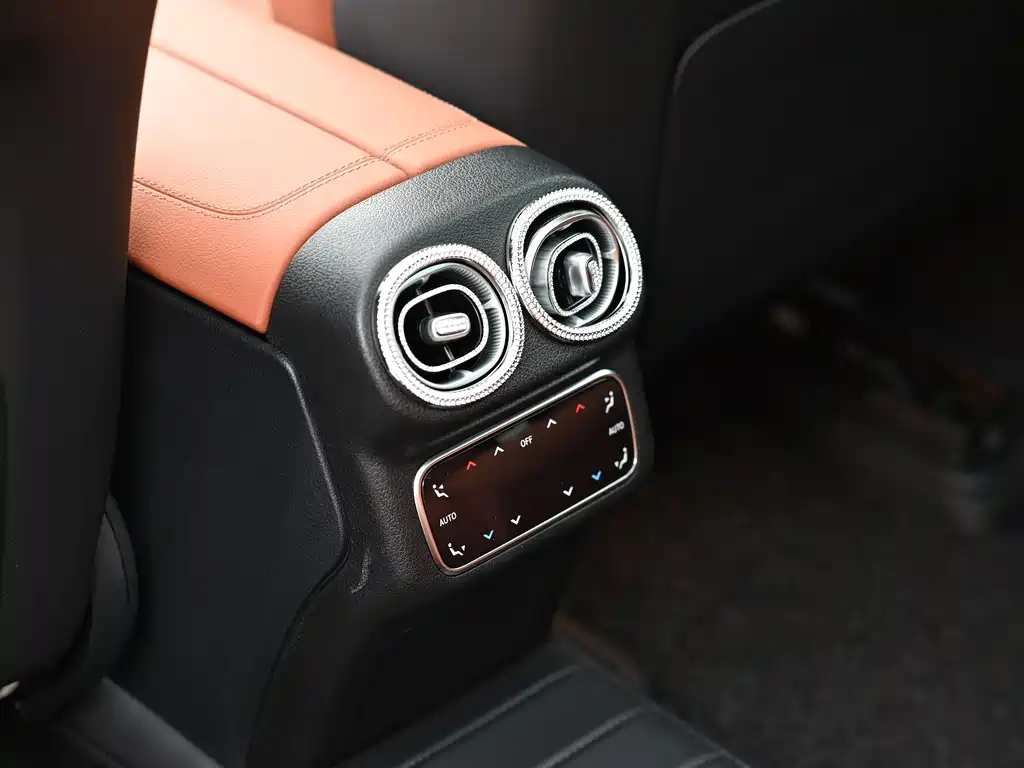 Mercedes-Benz GLC 2025 — фото 12