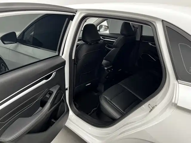 Geely Emgrand 2023 — фото 13