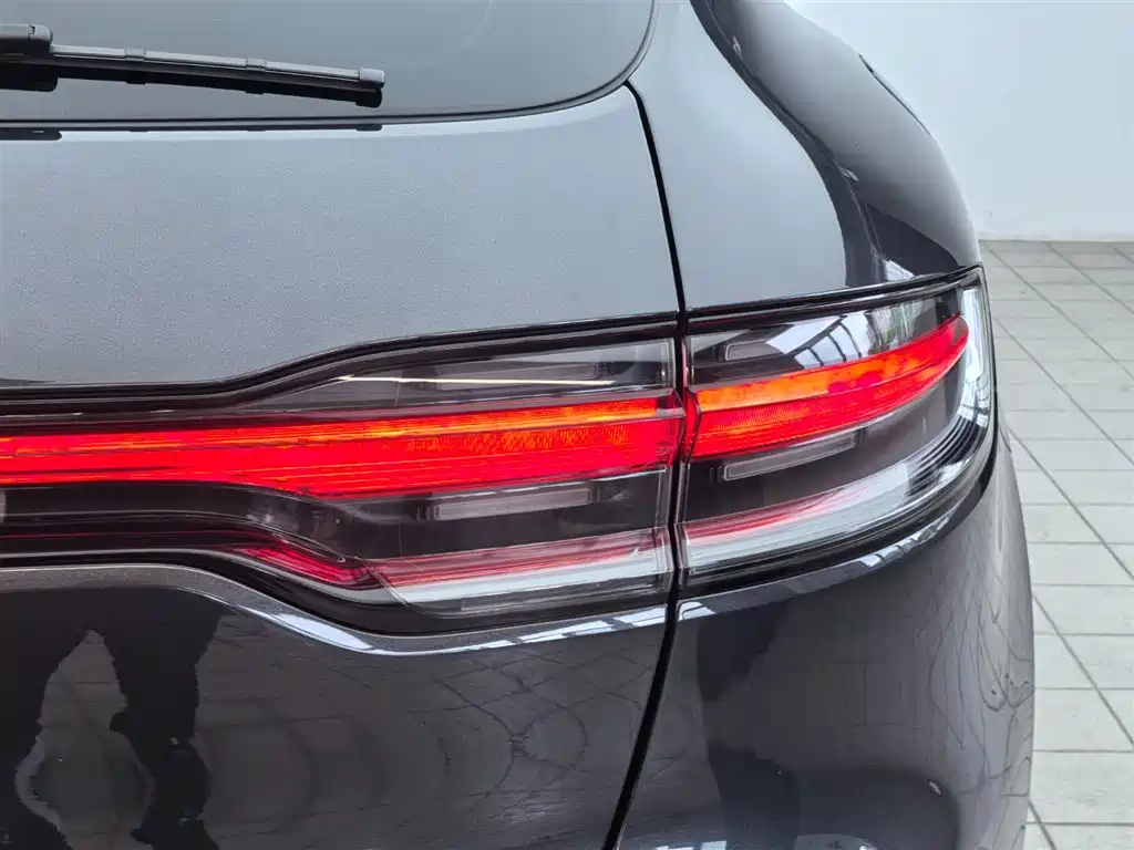 Porsche Macan 2023 — фото 23
