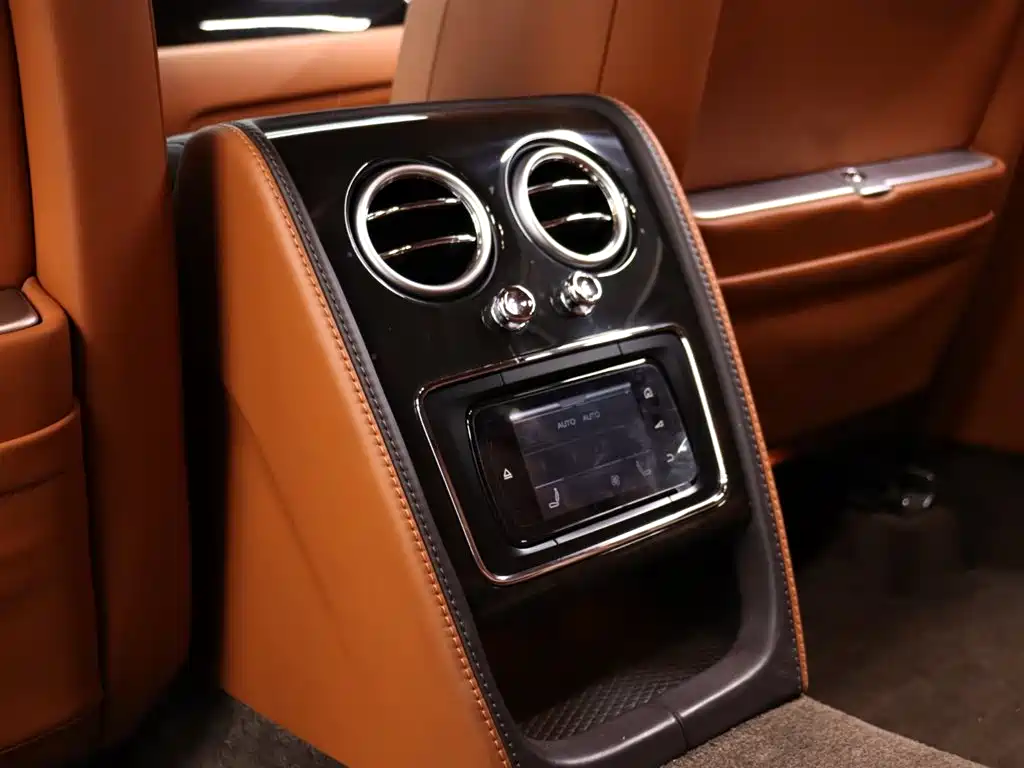 Bentley Flying Spur 2014 — фото 21