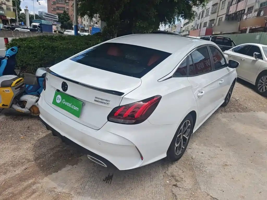 MG MG5 2021