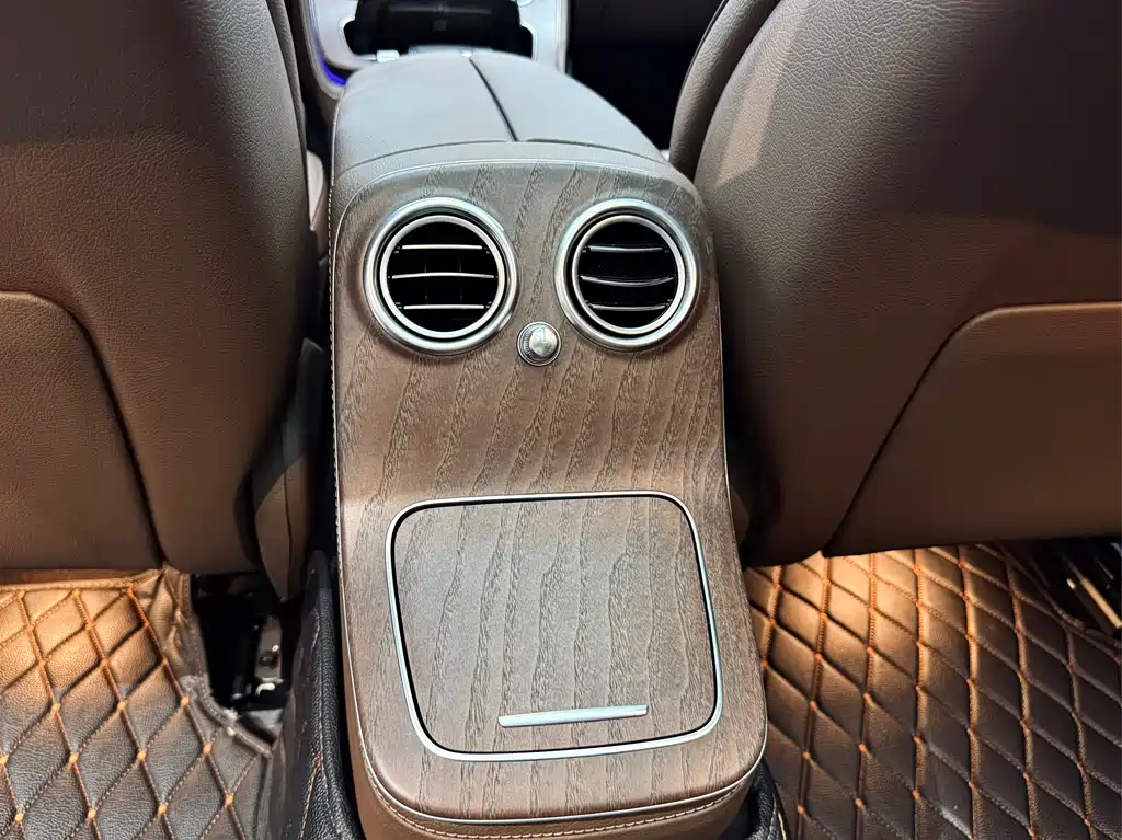Mercedes-Benz E-Class 2021 — фото 19