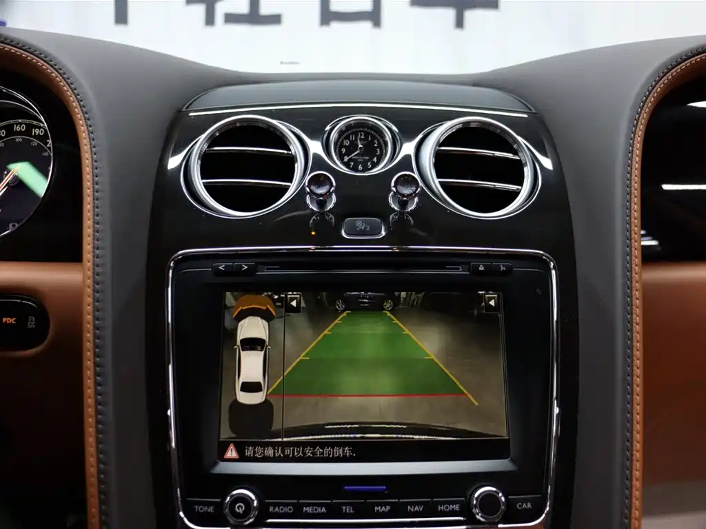 Bentley Flying Spur 2014 — фото 15