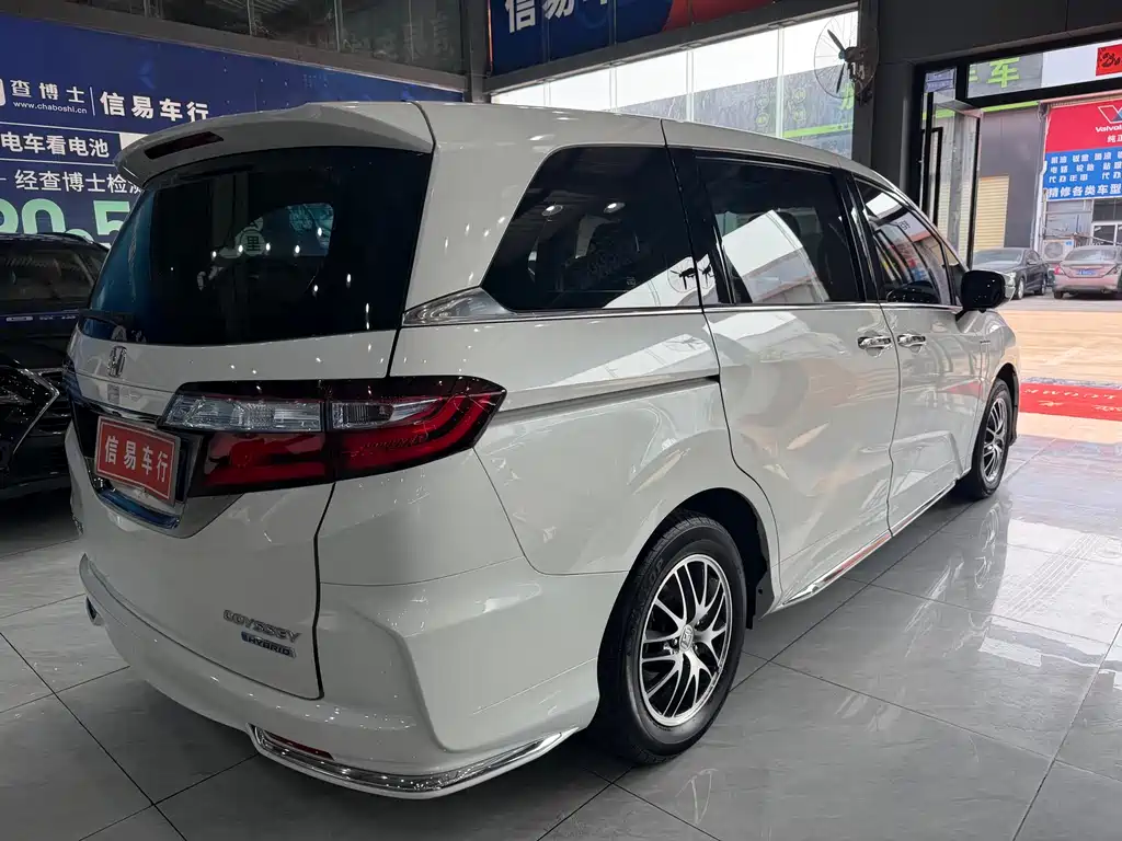 Honda Odyssey 2021 — фото 13