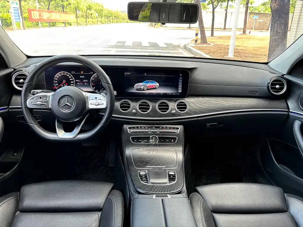 Mercedes-Benz E-Class 2019 — фото 15