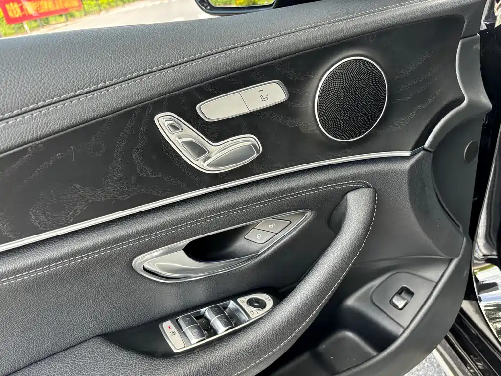 Mercedes-Benz E-Class 2019 — фото 20