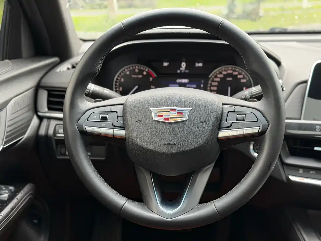Cadillac CT4 2021 — фото 13