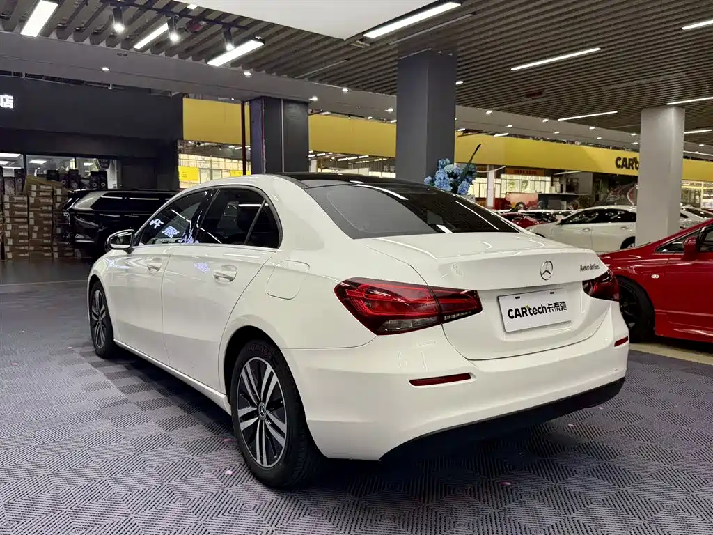 Mercedes-Benz A-Class 2021 — фото 4