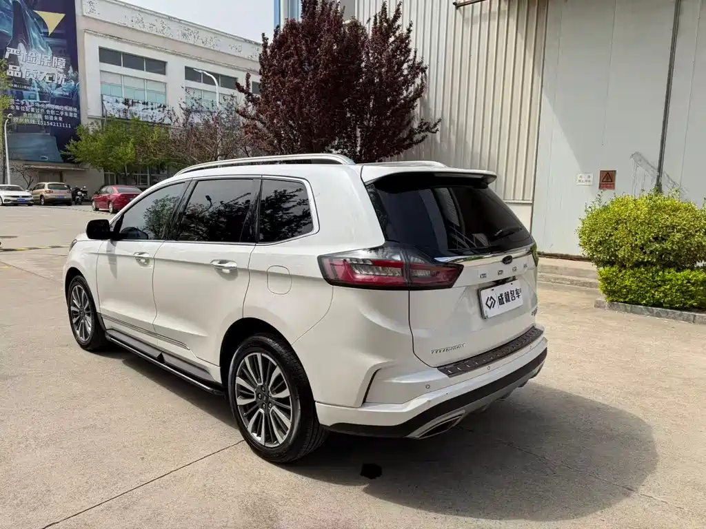 Ford Edge 2021 — фото 11