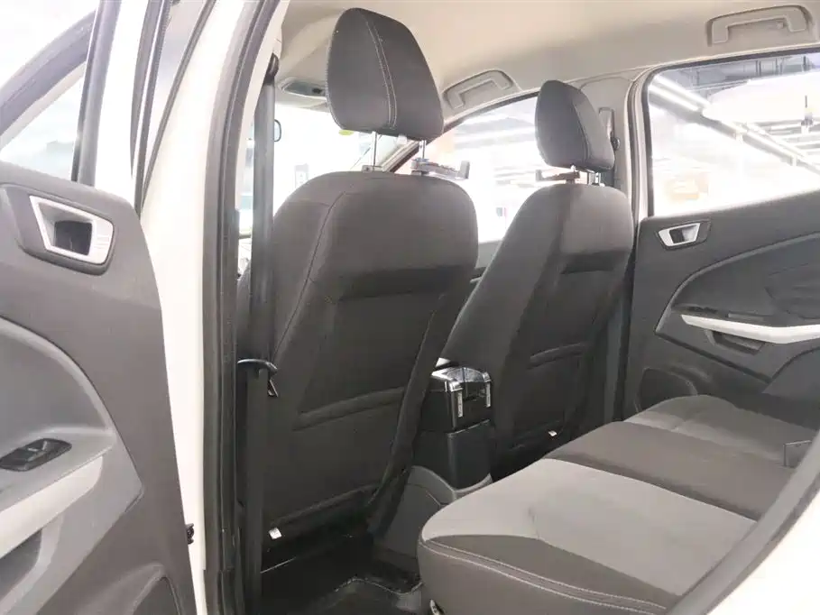 Ford Ecosport 2014 — фото 13