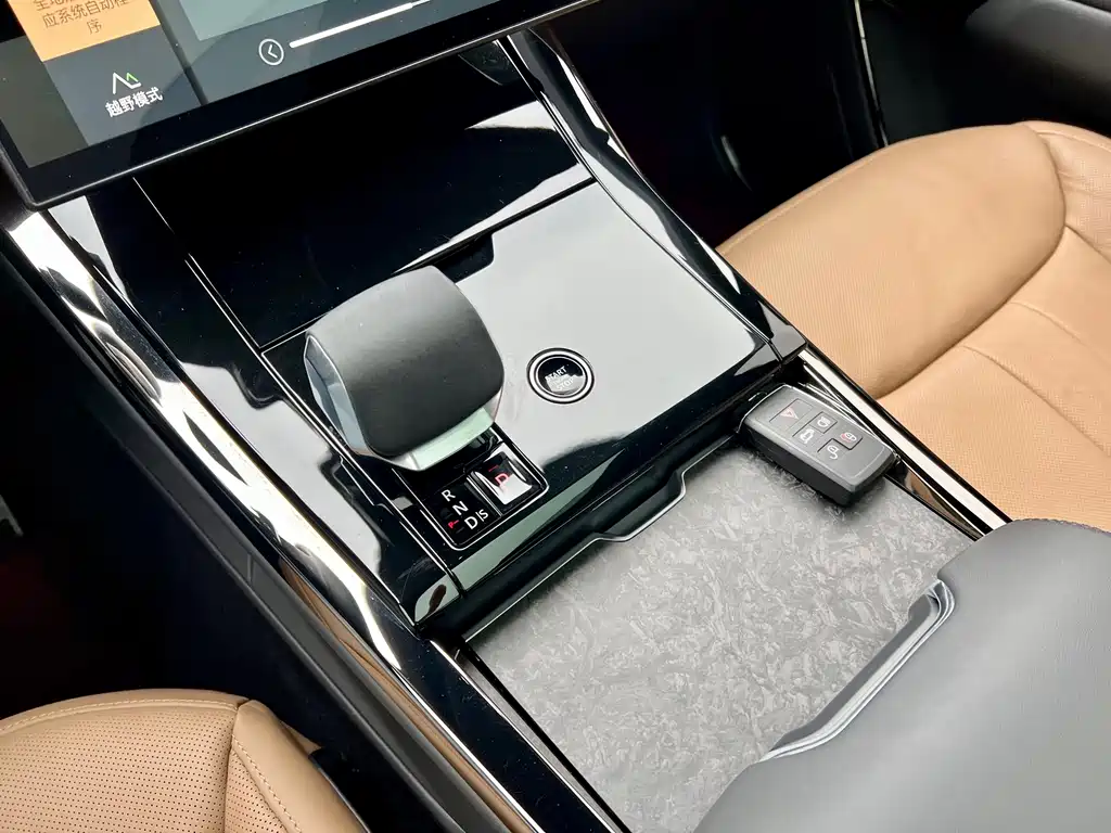 Land Rover Sport 2025 — фото 17