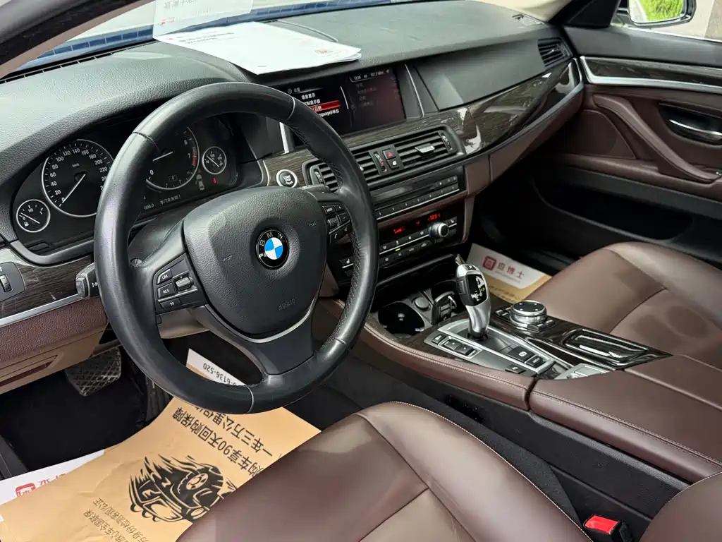 BMW 5 Series 2015 — фото 12