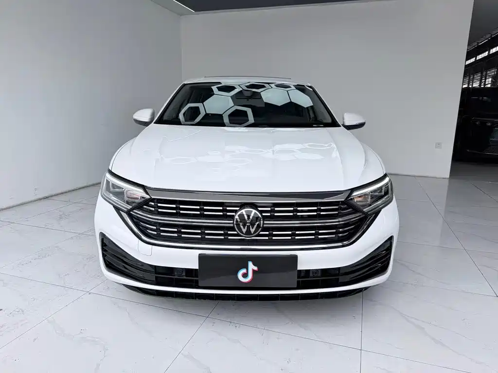 Volkswagen Sagitar 2023