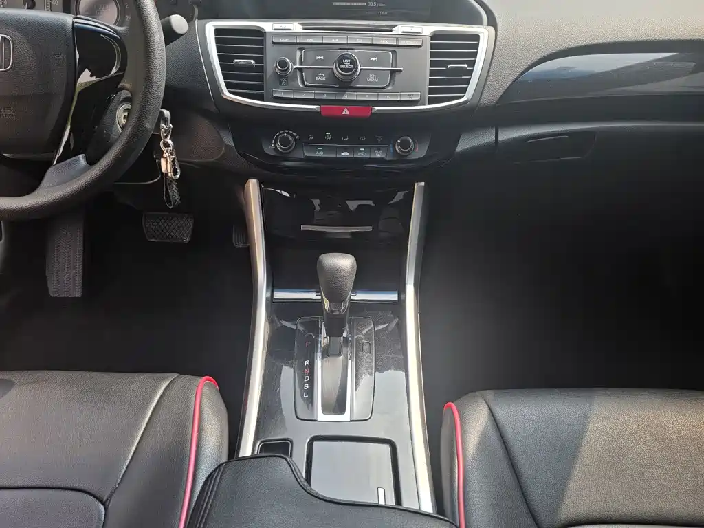 Honda Accord 2016 — фото 10