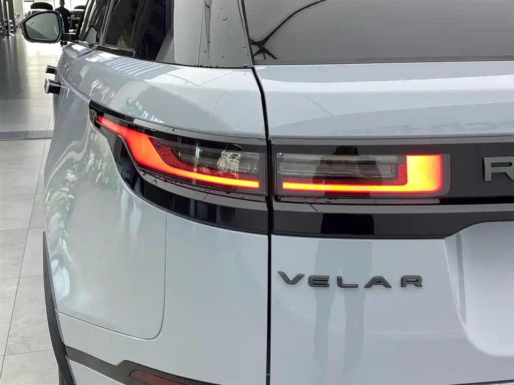 Land Rover Velar 2024 — фото 11