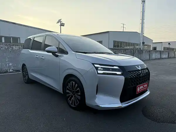 Wuling Starlight 730 New Energy 2025