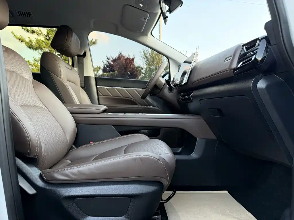 Wuling Starlight 730 New Energy 2025 — фото 17
