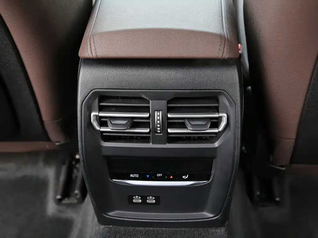 BMW 3 Series 2021 — фото 16