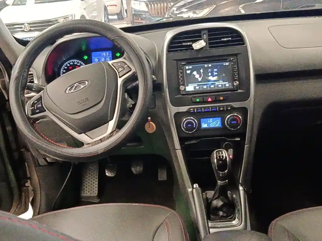 Chery Tiggo 3 2016 — фото 10