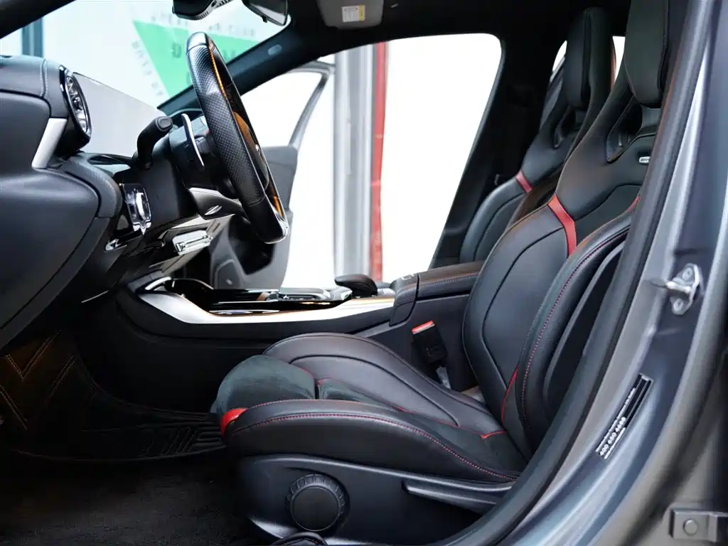Mercedes-Benz A-Class AMG 2022 — фото 26