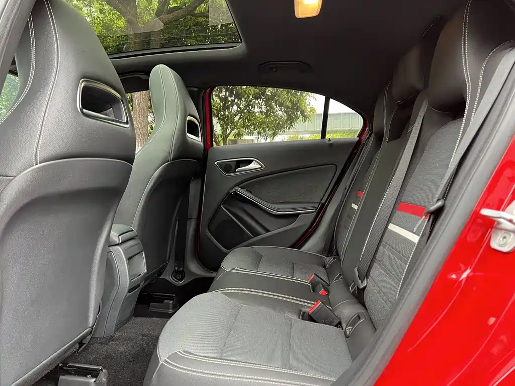 Mercedes-Benz A-Class 2015 — фото 9