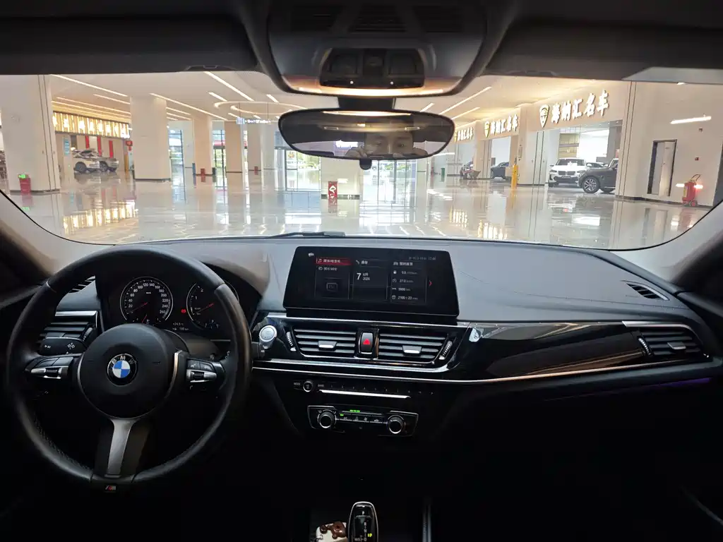 BMW 1 Series 2022 — фото 13