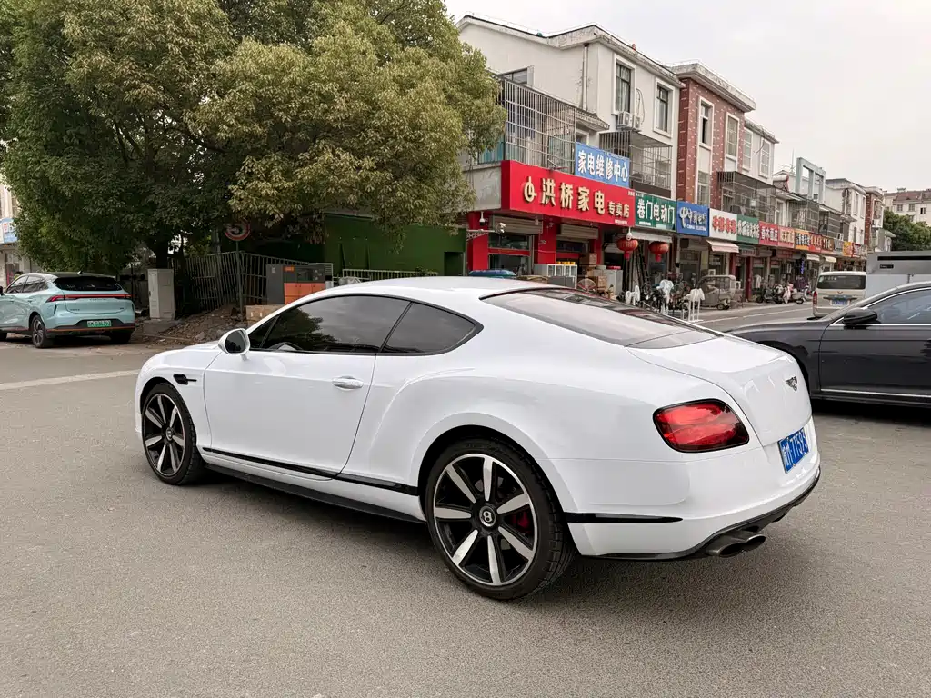 Bentley Continental 2017 — фото 5